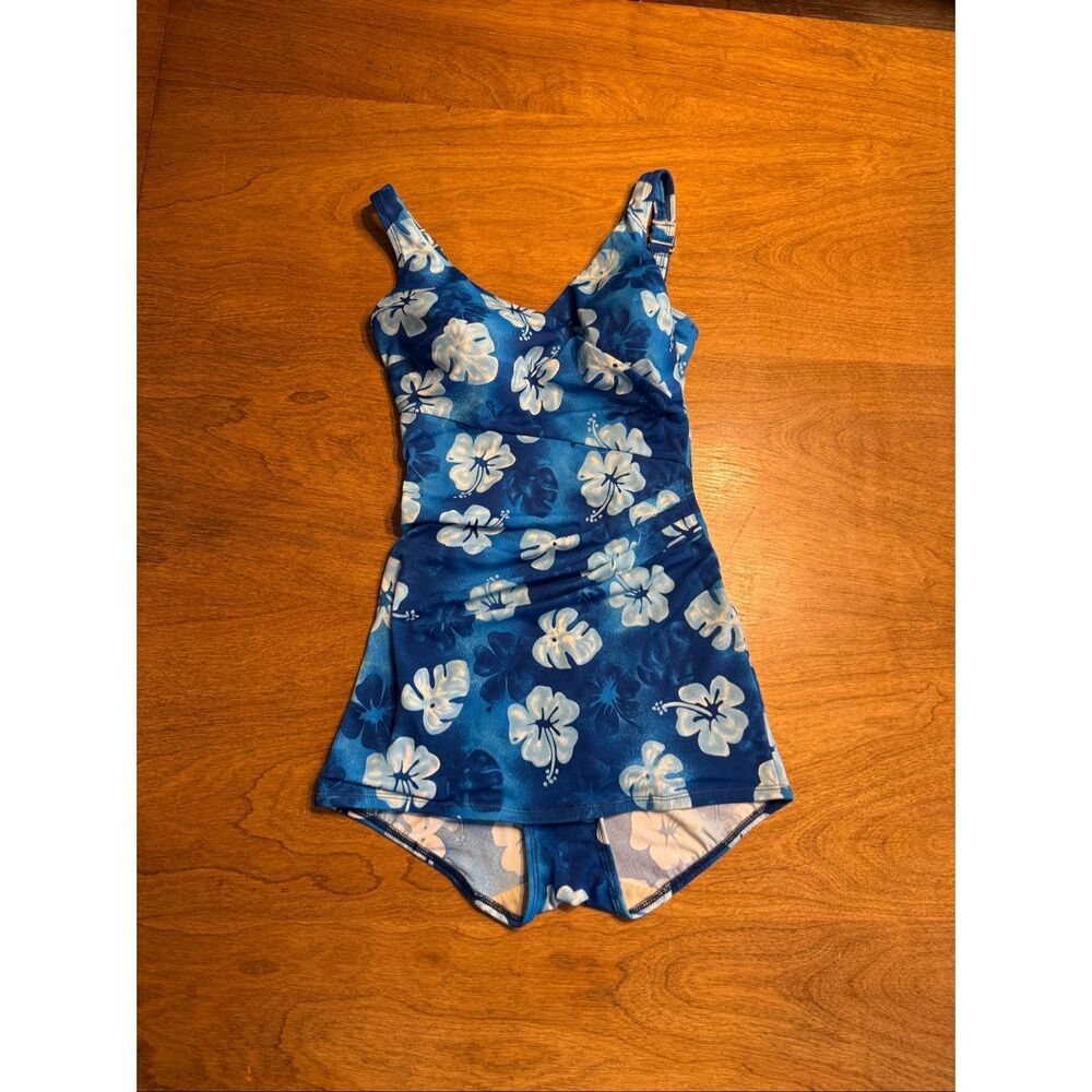 Roxanne Women's Floral UPF 50+ Bra Sized One Piece Swimsuit Blue White Small
